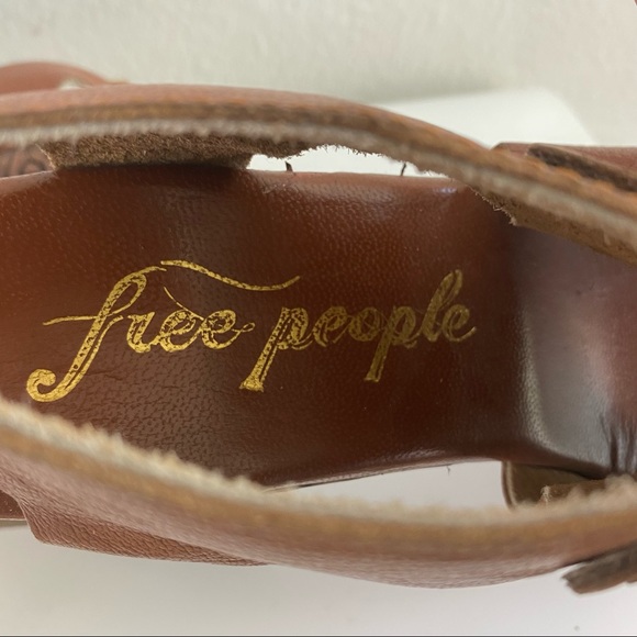 Free People Farrah Whiskey Wooden Etched Eyelet Leather Clogs 38 - Picture 10 of 13